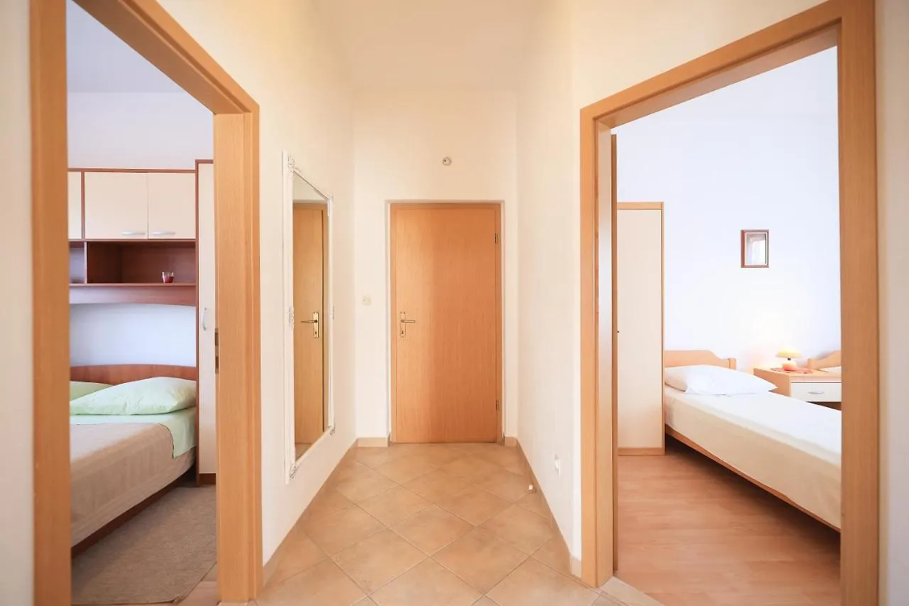 Apartments Ana Petrcane Kroatien